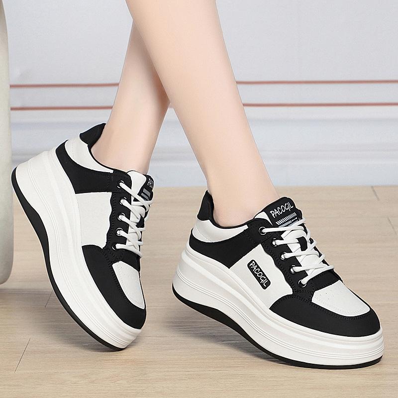 

Мягкие кожаные белые туфли для женщин, новые осенние туфли на толстой подошве в стиле ретро в Гонконге, модная универсальная повседневная спортивная обувь 40 чёрный