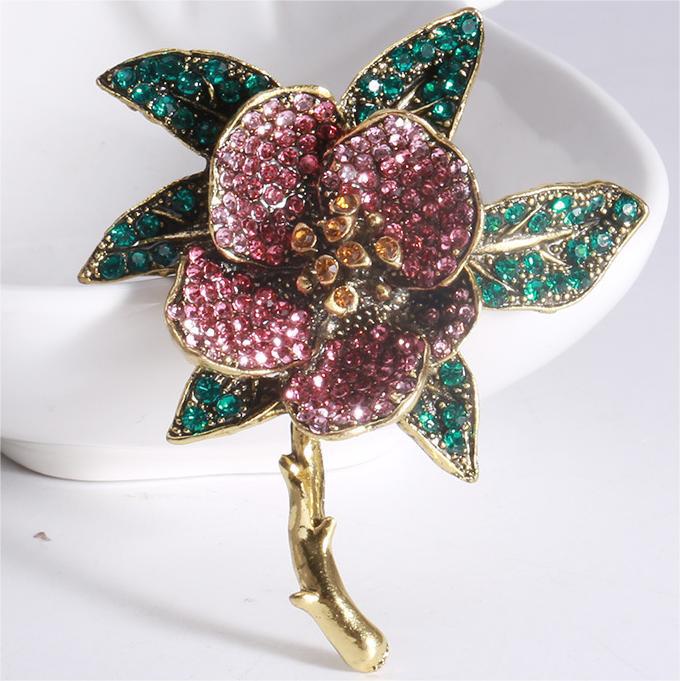 Vintage módní design smaltovaná brož Cthulhu Klasický křišťálový odznak palácového kříže