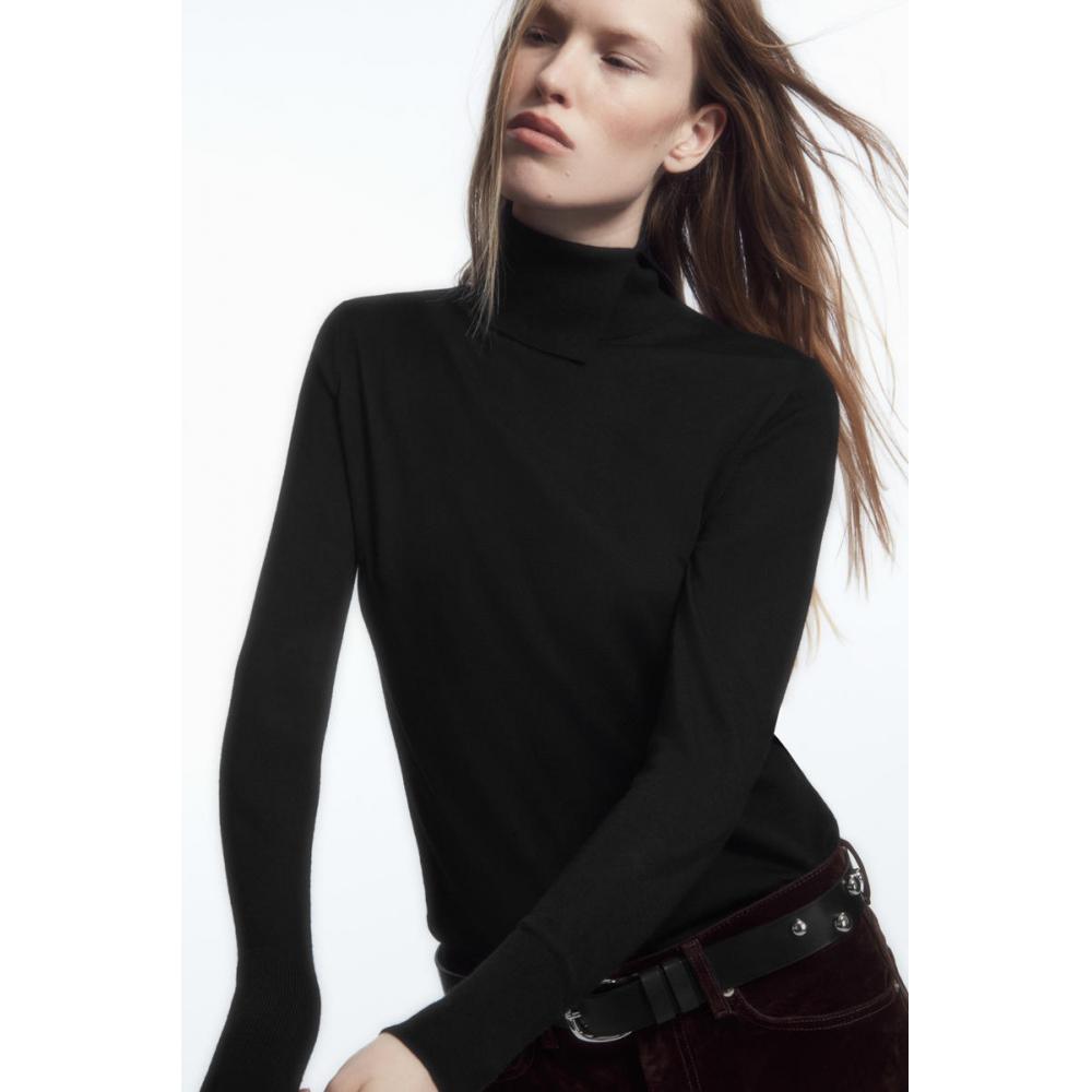 

COS Japan split roll neck wool sweater