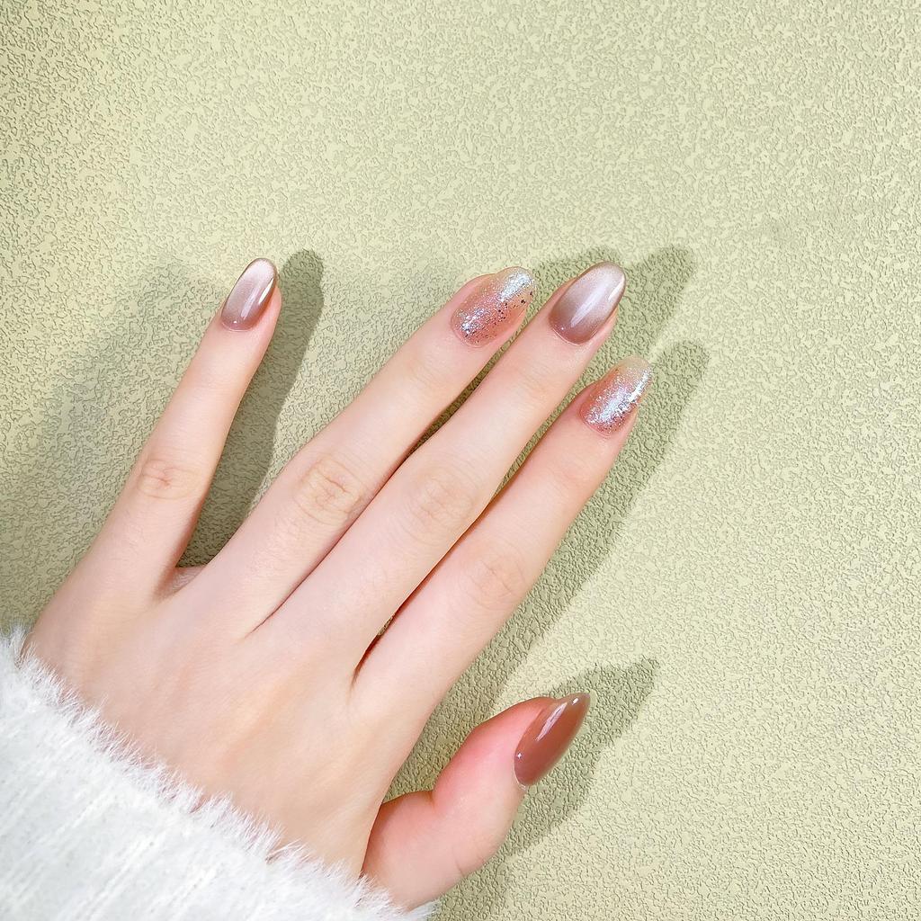 2026 Trendy Luxury Cat Eye Glitter Wearable Nail Tips - High-End Bright White Internet Celebrity Style