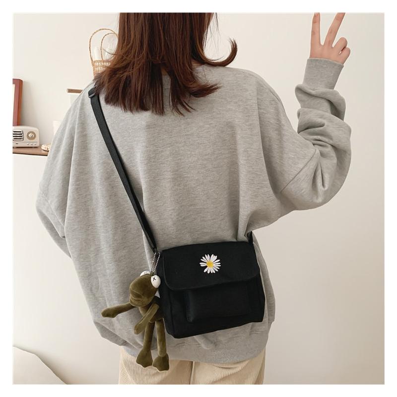 Canvas Bag Woman 2026 New Model Ins Trend Hotshot Little Daisy Crossbody Bag Trendy Korean-style All-purpose Shoulder Bag Girls