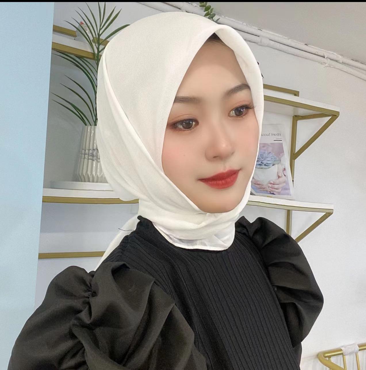 

Высококачественные роскошные шелковые шарфы, повязка на голову, шарфы, шейный шарф для женщин, шелковый шарф с цепочкой, женская декоративная шаль 90*90cm белый