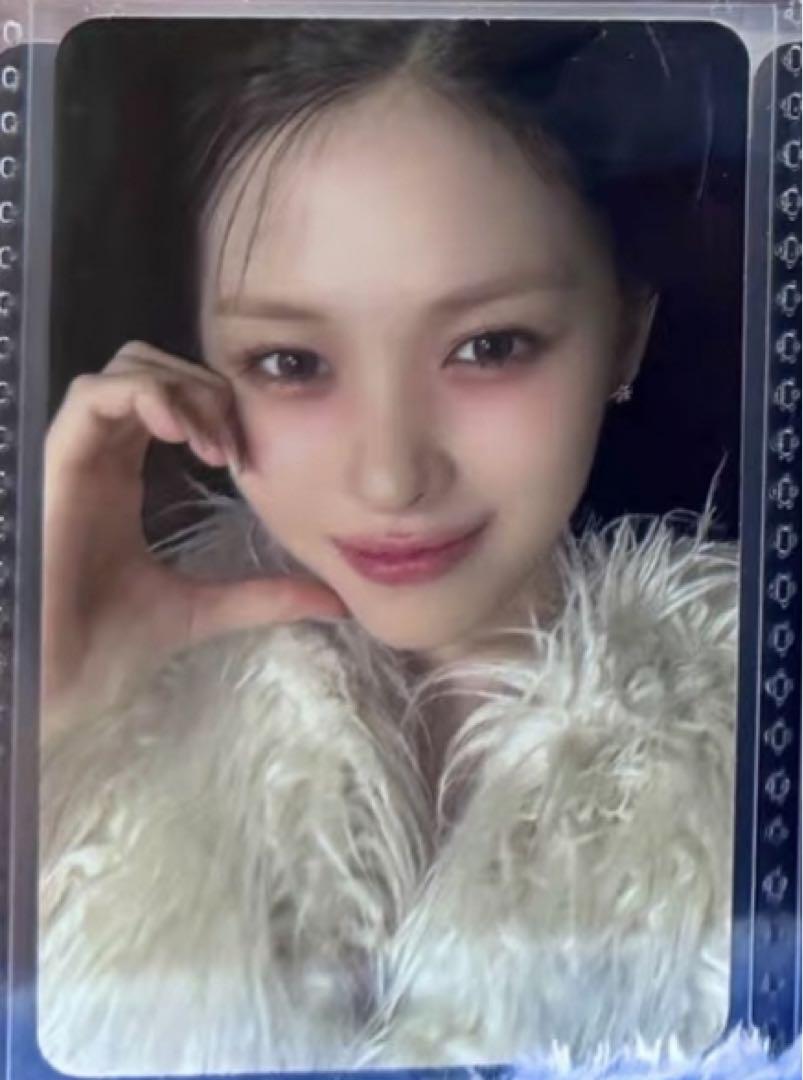 

[USED] itzy GOLD Starriver Chinese ver.C Bonus Trading Card Ryujin