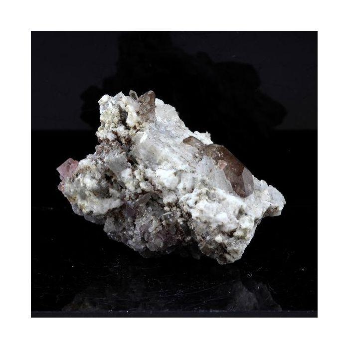 Pierres et Minéraux. Fluorite + Quartz. 107.5 ct. Massif du Mont-Blanc, France.