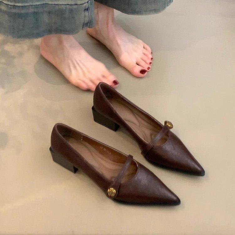 

Soft leather version~ retro shallow mouth high heels women s camellia one-word buckle thick heel single shoes pointed temperament Mary Jane shoes 40