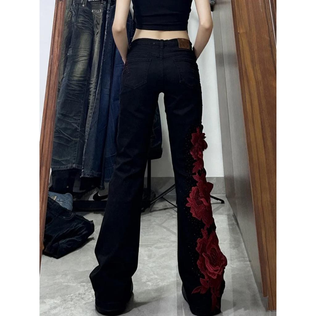 VibeStreet Rose Patchwork Slim Fit Jeans Damen Y2K Spicy Girl High Street Design Niedrige Taille Leicht Ausgestellt Lange Hosen Lässig Frühling Herbst