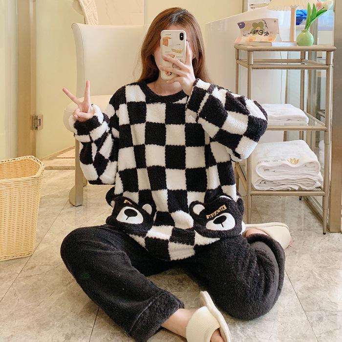 

Женская плюшевая пижама в клетку больших размеров для зимы — длинный рукав, удобная посадка для всех типов телосложения M