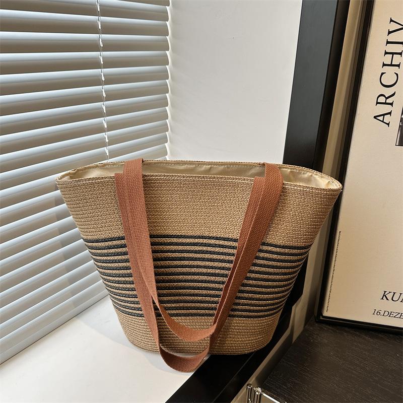 

Fashion stripes only beautiful women bag summer new large capacity retro literary sweet shoulder armpit handbag чёрный