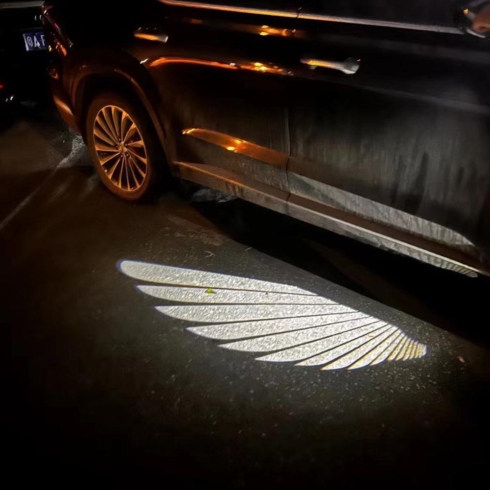 2 ADET Kanatlı Araba Halı Işığı Arabalar İçin Hoş Geldiniz Işığı Dikiz Aynası LED Işığı Evrensel 12V Araba Modeli
