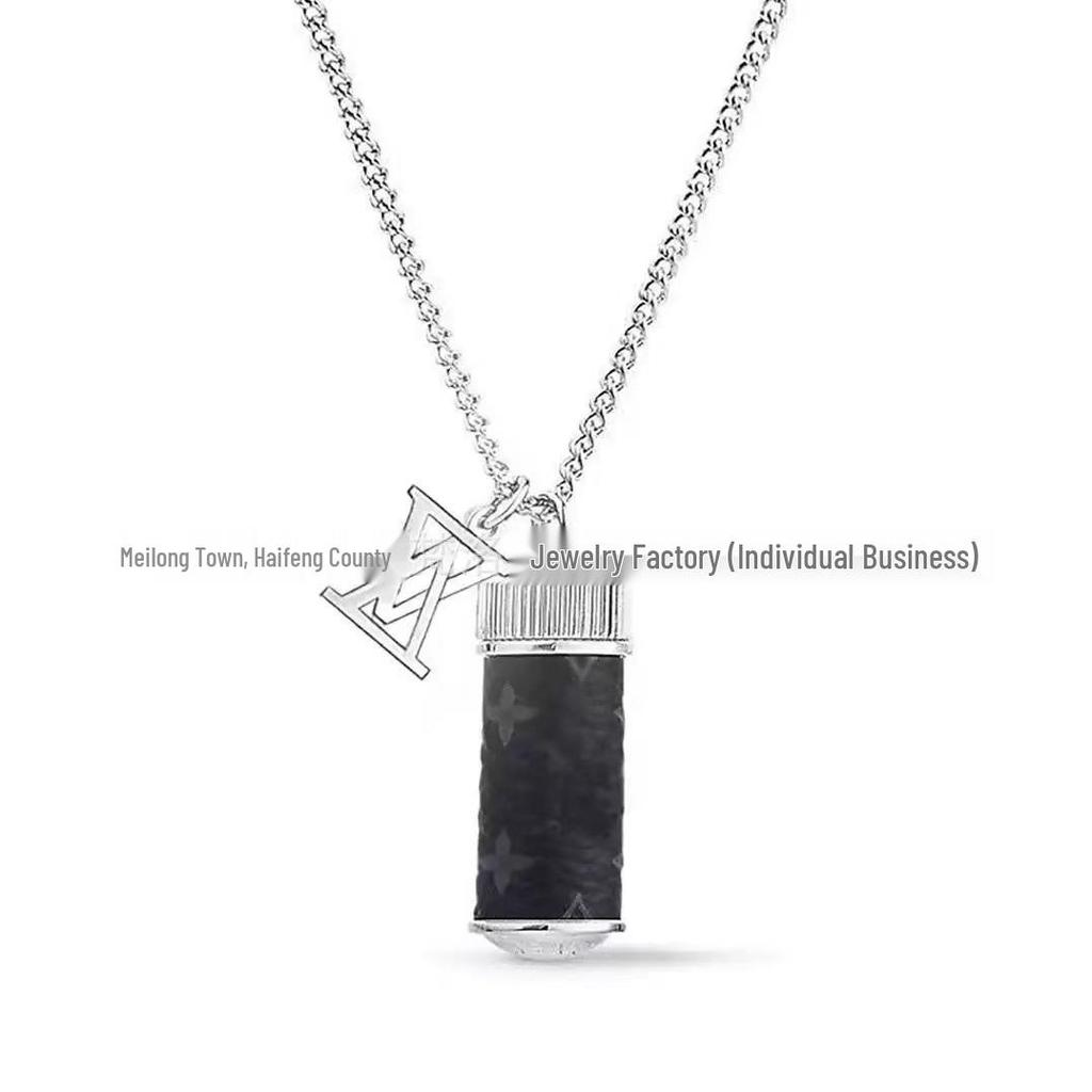 Donkey's Classic Turquoise Pendant Necklace: Trendy Unisex Clavicle Chain for Couples