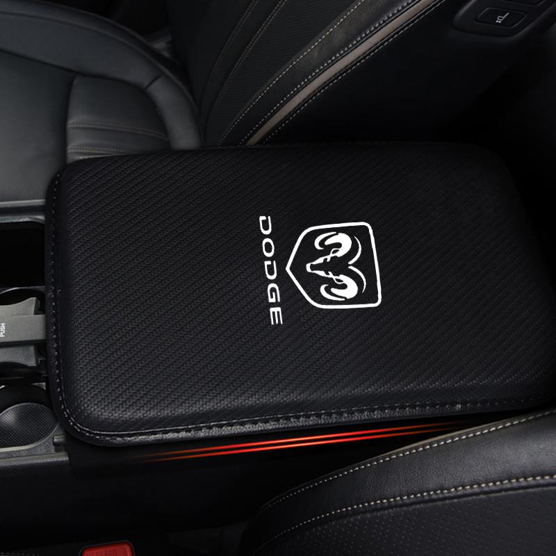 Kohlefaserleder Auto Mittelkonsolen-Pad Auto Armlehnenkissen Bezug für Dodge Journey Caliber SXT DART Challenger RAM Charger Avengr Zubehör