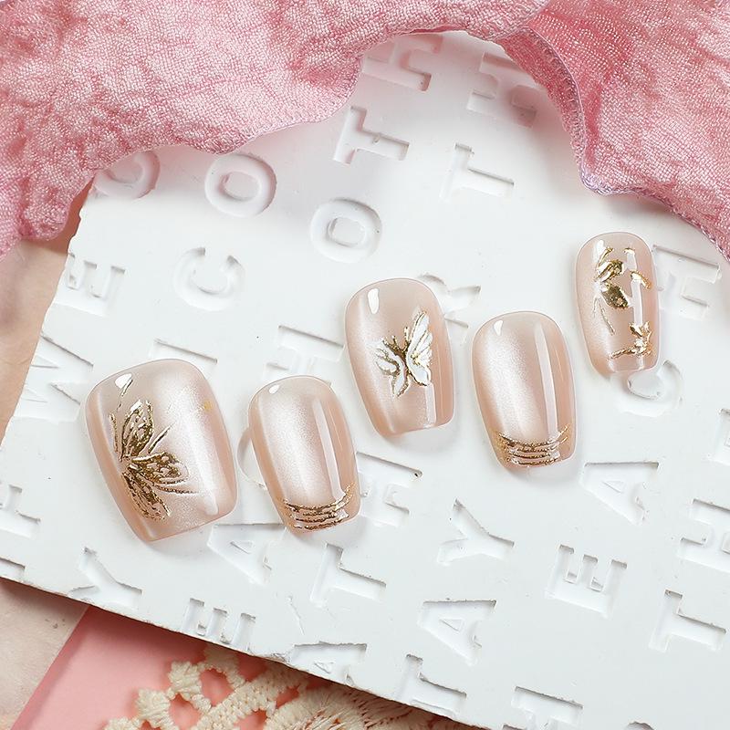 

30-Piece Wearable Nail Stickers: Hot-Selling Christmas Style, Versatile, Detachable, Gentle Whitening