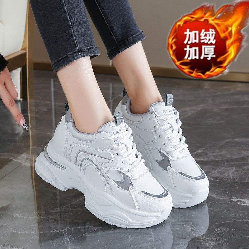 Inner Height Increase Dad Shoes Women's 2025 New Autumn and Winter Versatile Thick Sole Height Increase Versatile Foot Small Casual Sports Shoes Women