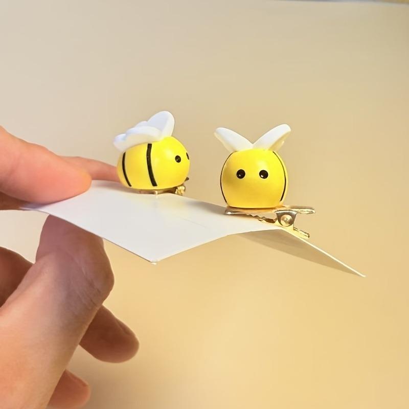 2PCS cute cartoon bee hairpin, resin material is suitable for a variety of hairstyles and occasions