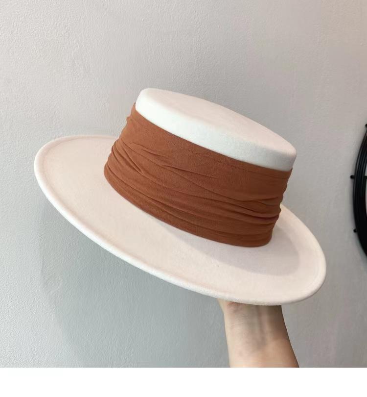 New Fedoras Women's Hat Flat Top Cap French Elegant Straw Hat Fedora Pearl Chain Hat Travel Beach Hat Panama Wide Brim Hat