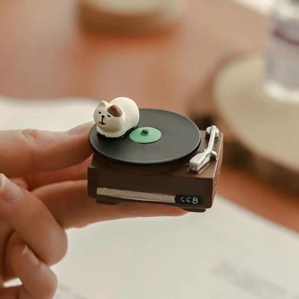 Miniature Dollhouse Props 1/12 Vintage Realistic Grocery Record Player Cat Gramophone for DIY Handmade Model Decoration