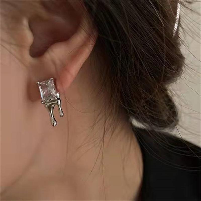 

Сексуальные серьги-гвоздики из циркония с квадратным лавовым узором для женщин и девушек класса люкс в винтажном стиле 1pair