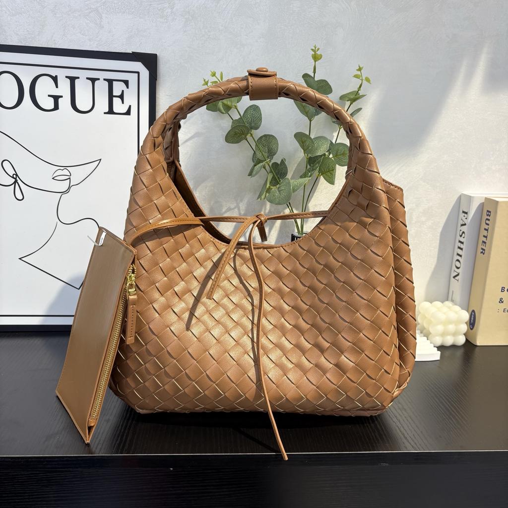 Original Factory Leather Womens Bags 2025 New Style Lambskin Stitched Mini Shoulder Bag Underarm Bag Single Handle Tote Bag Casual Handbag Bag