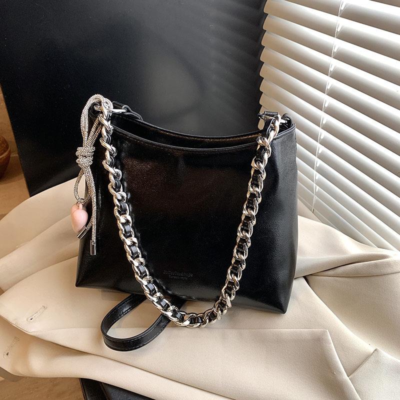 Chain Underarm Bag Women's Fashion Bucket Bag 2025 New Simple Niche Casual Shoulder Messenger Bag