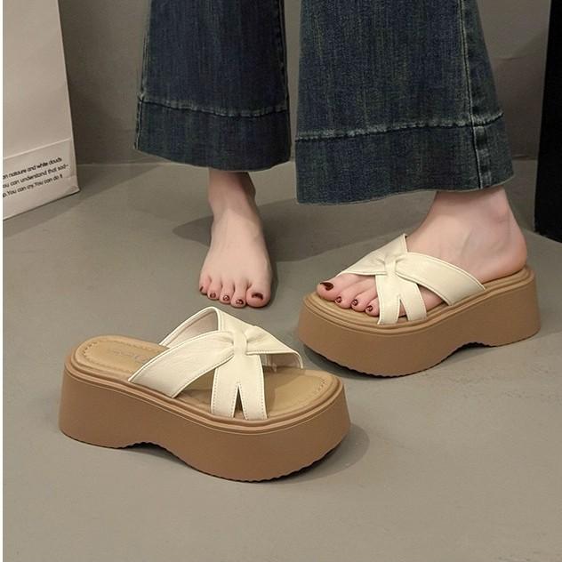 Internet celebrity cross platform cool slippers women summer wear 2025 new fairy style with skirt casual beach sandals