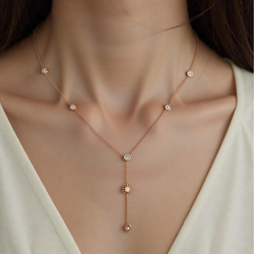 Lightweight Geometric Stainless Steel Necklace For Women With Zirconia Detailing For Daily Wear
