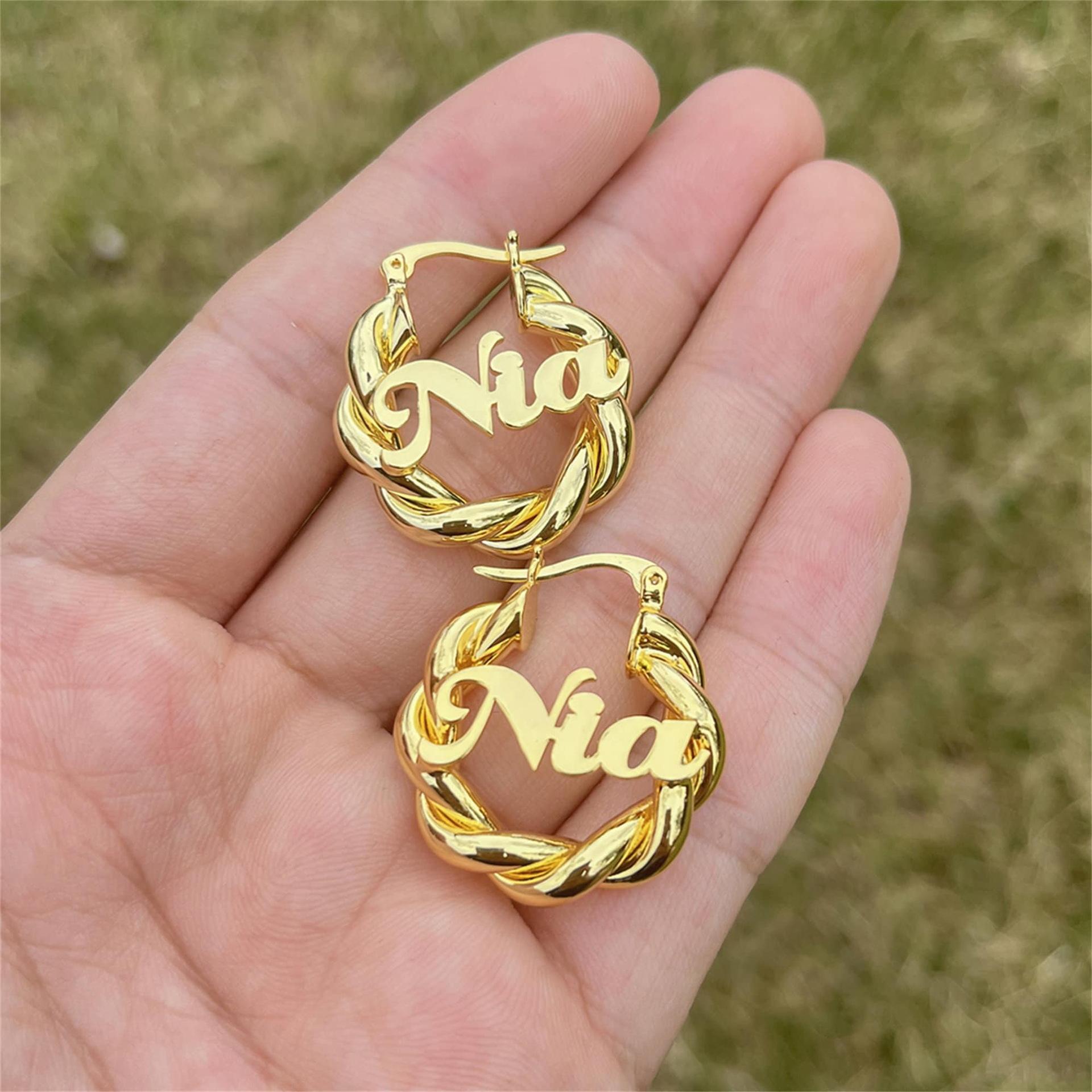 Personalized Name Twist Hoop Earrings for Kids Babies 18K Gold Plated Stainless Steel Custom Name Tiny Spiral Hoop Earrings 18MM золотой