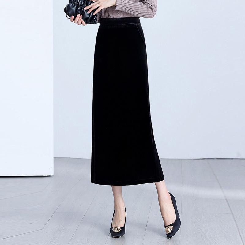 

Golden Velvet Slit Pencil Skirt - Women s Spring/Autumn 2026 Collection XL (130-145 lbs)