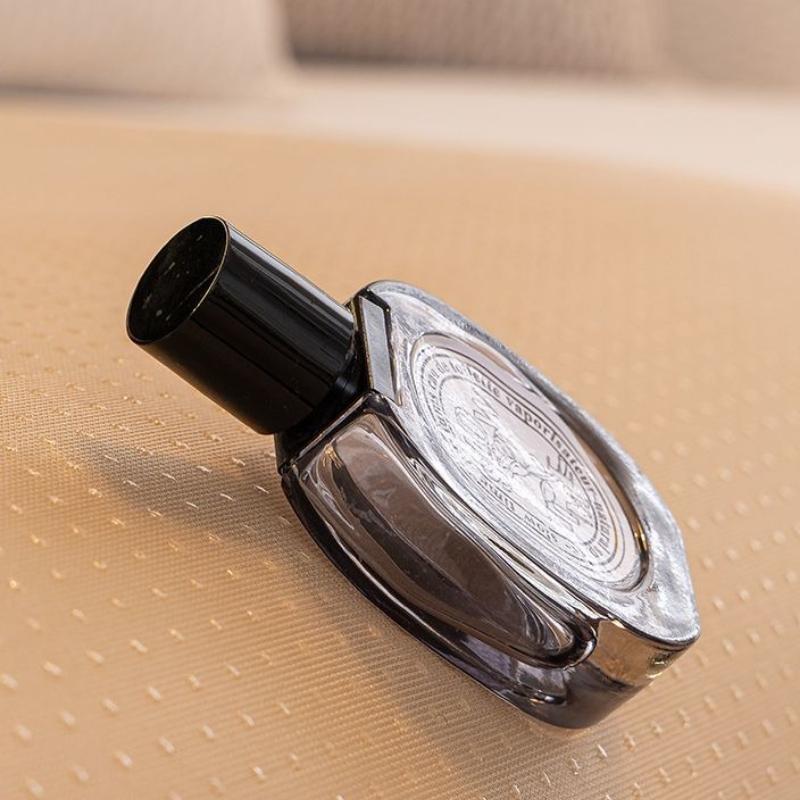 Light Luxury Sofa Cushion Anti Slip and Wear-resistant Sofa Backrest Cushion Home Decoration Universal Sofa Slipcover Thickened  Machine Washable