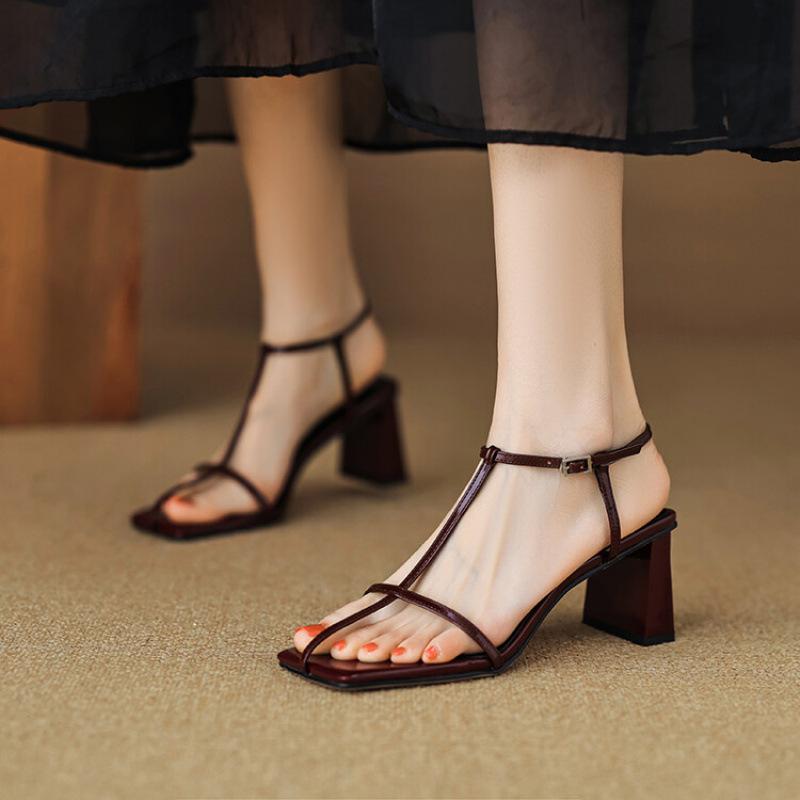 Sommer Leder Ein-Wort Sandalen Damen Einfarbig Mittelhoch Große Größe Rindflechse Sohle Neue Mode Sandalen Quadratischer Kopf Dicker Absatz Schnalle