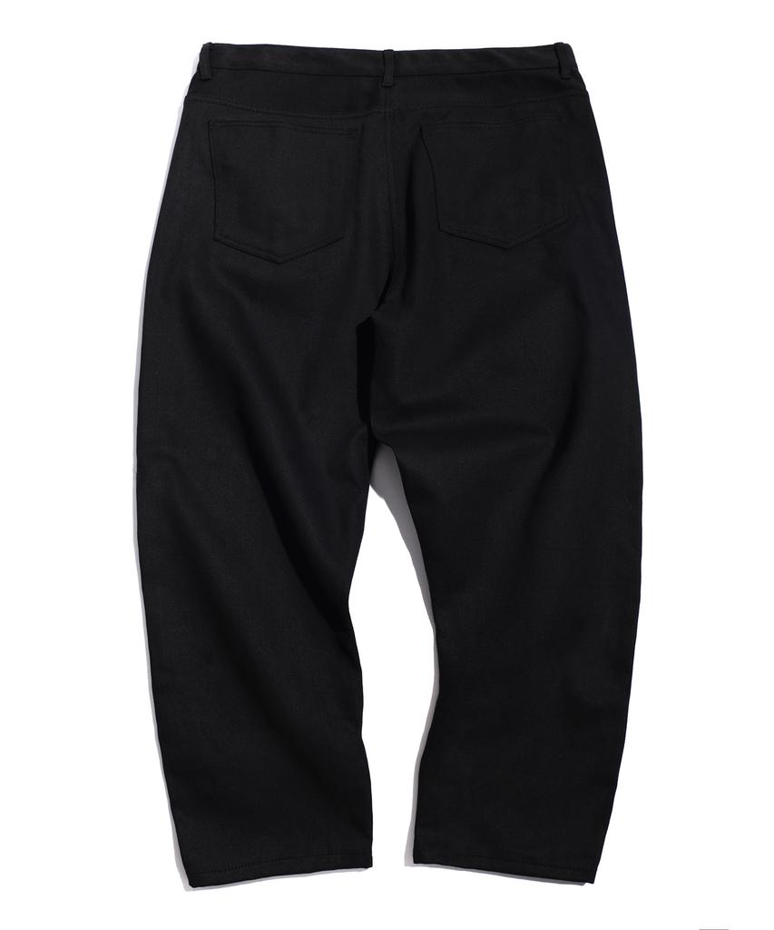 Wihaebeueoteil Crop Tapered Jean (Black)