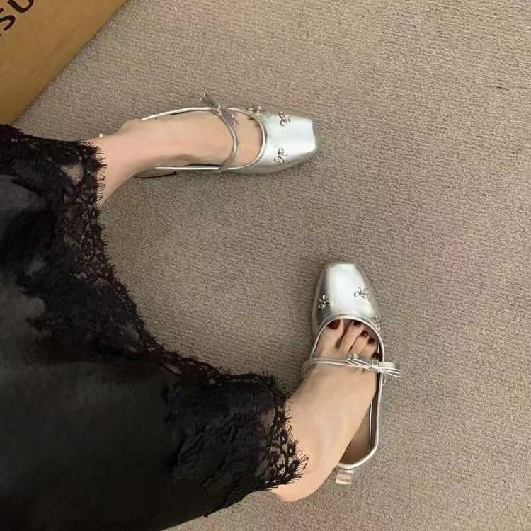 Design Sense Silver Thick Heel Single Shoes Women's Light Mouth Mary Jane Shoes One-word Buckle Bow Versatile Small Leather Shoes Tide