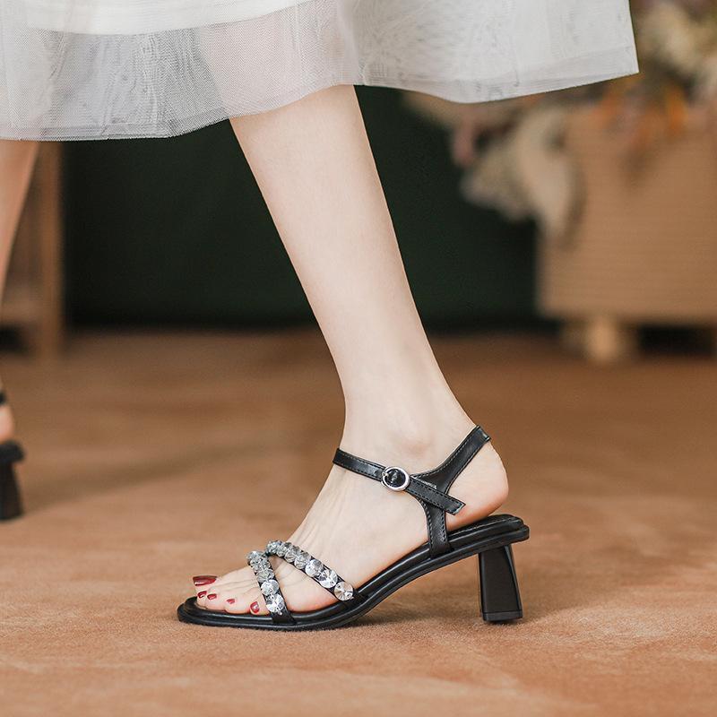 

Madam shoes, the same 2024 summer new silver rhinestones, small people are not tired of feet, temperament soft soles, and wear high heels outside. 40 чёрный