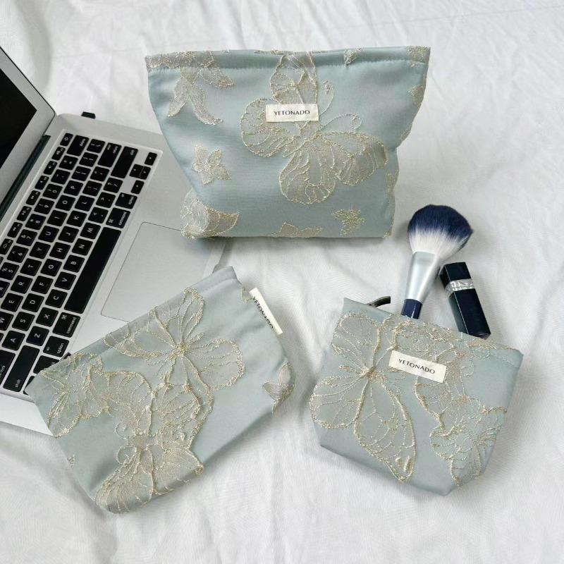 Vintage Makeup Bag Dark Red Floral Jacquard Fabric Cosmetic Pouch Women's Zip Square Clutch Handbag for Toiletries Storage