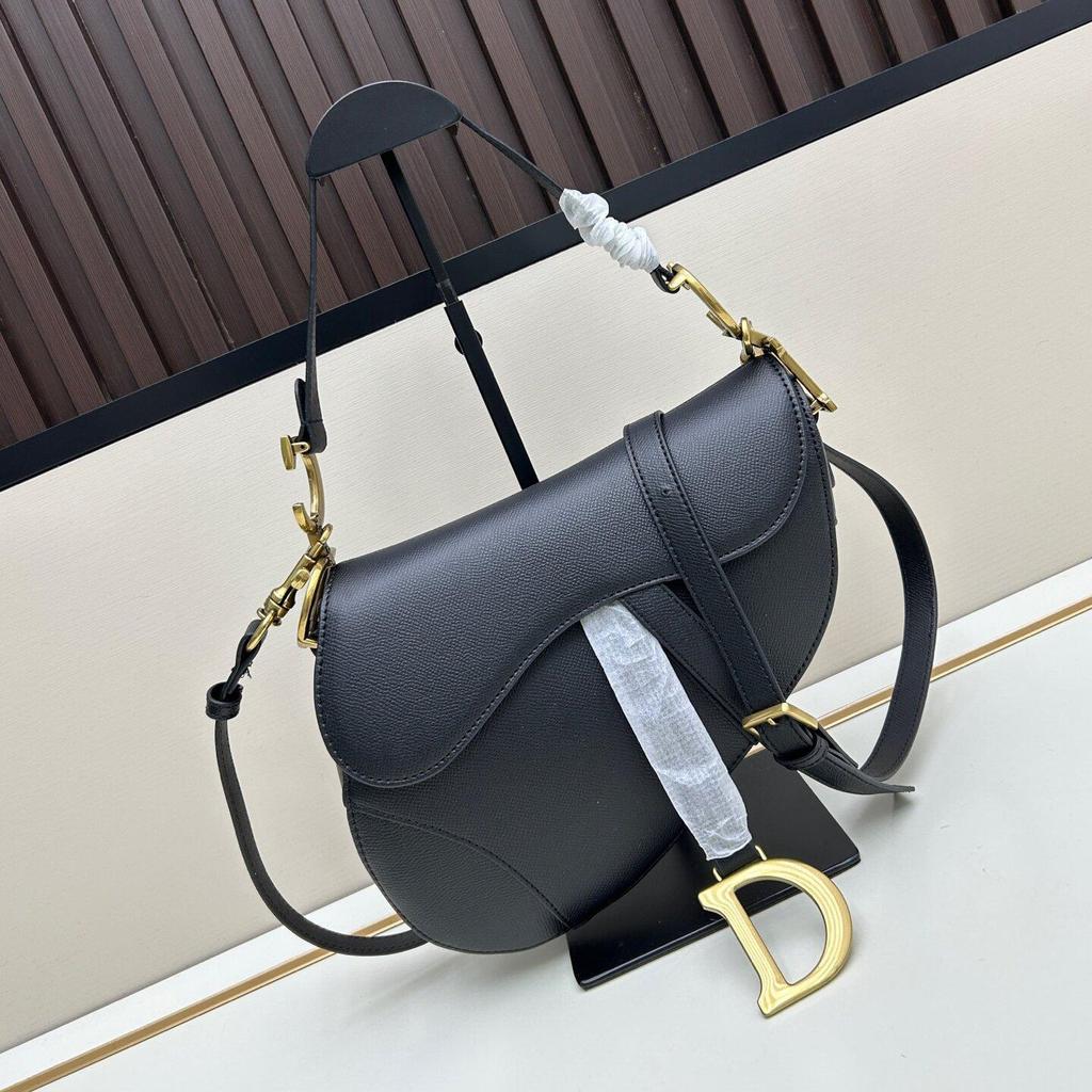 2026 Women's Trendy Palm Grain Shoulder & Crossbody Saddle Bag