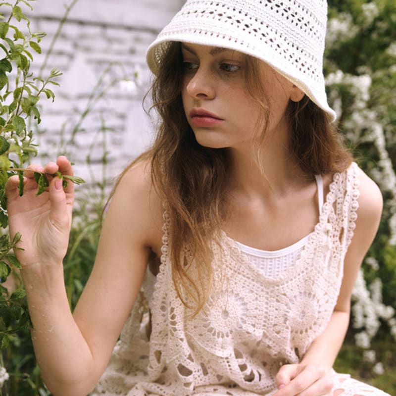 JUDY AND PAUL Knit Round Punching Bucket Hat