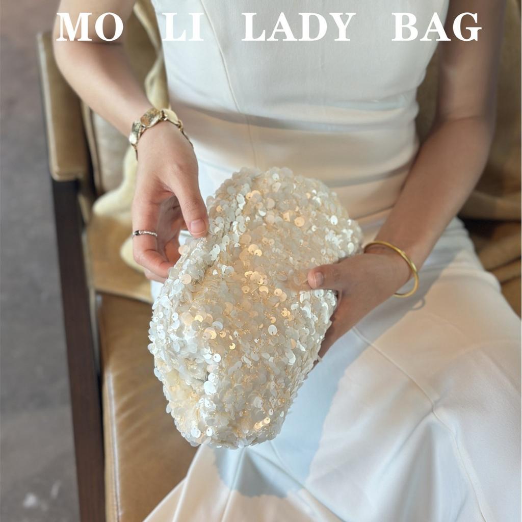 Sweet autumn and winter French retro niche fish scale bright beads cloud dumplings fashionable versatile hand-held messenger bag girl
