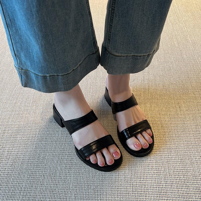 Spot Xiaohongshu popular Chengdu style retro soft bottom women's slippers summer new outer wear and not tired feet slippers