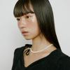 Lucirzu Ribbon Tail Pearl Necklace (Mat Velvet)