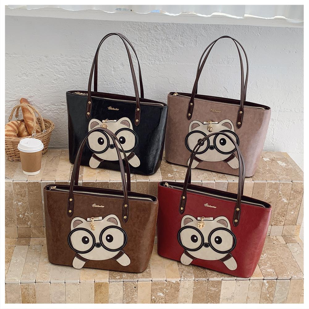Women'S Large Capacity Red Tote Bag With Cute Panda Face Heart Cutouts Casual Outing Bridal Party Accessory Playful Design Fashion Handbag Lovers