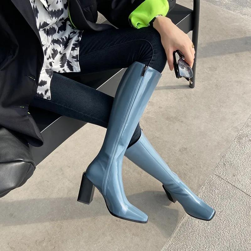 Bottes longues à bout carré pour femme automne/Hiver 2026 nouveau style talons épais bottes hautes montantes basses aux genoux style équestre