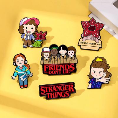 Kreslený Anime Stranger Things Kovový odznak Kreativní filmové a televizní postavy Stranger Things Roztomilý brož