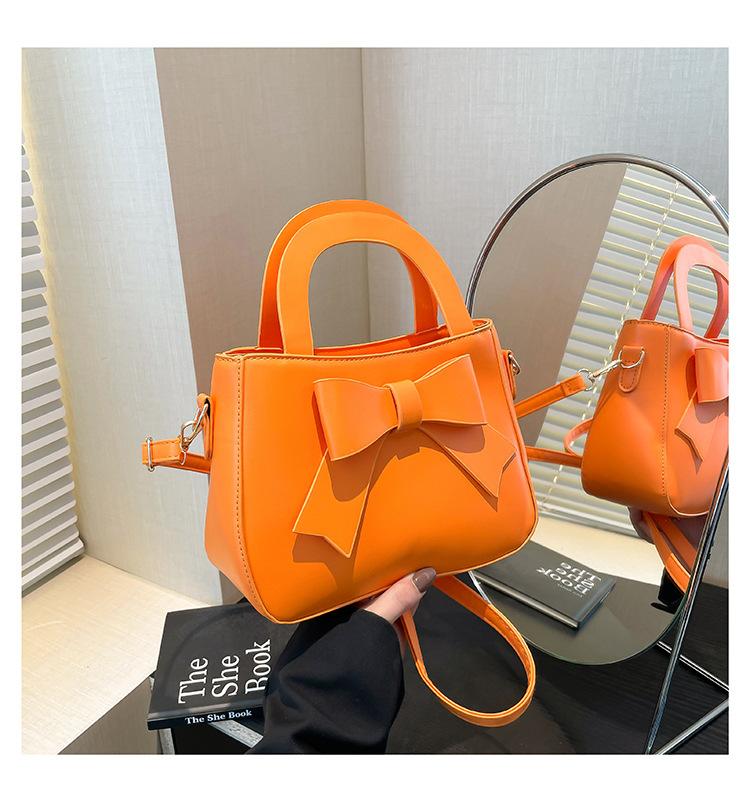 

Весенне-летняя маленькая сумка 2025 новая трендовая высококлассная модная в зарубежном стиле на плечо портативная женская сумка-мессенджер женская сумка оранжевый