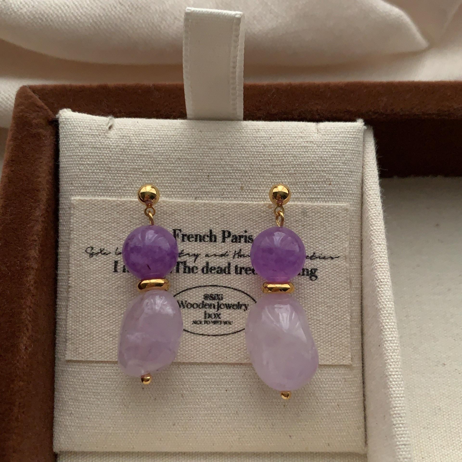 

Double-layer amethyst stone bead string earrings, earrings, natural retro elegance, light luxury, exquisite, niche fashion and versatile earrings.