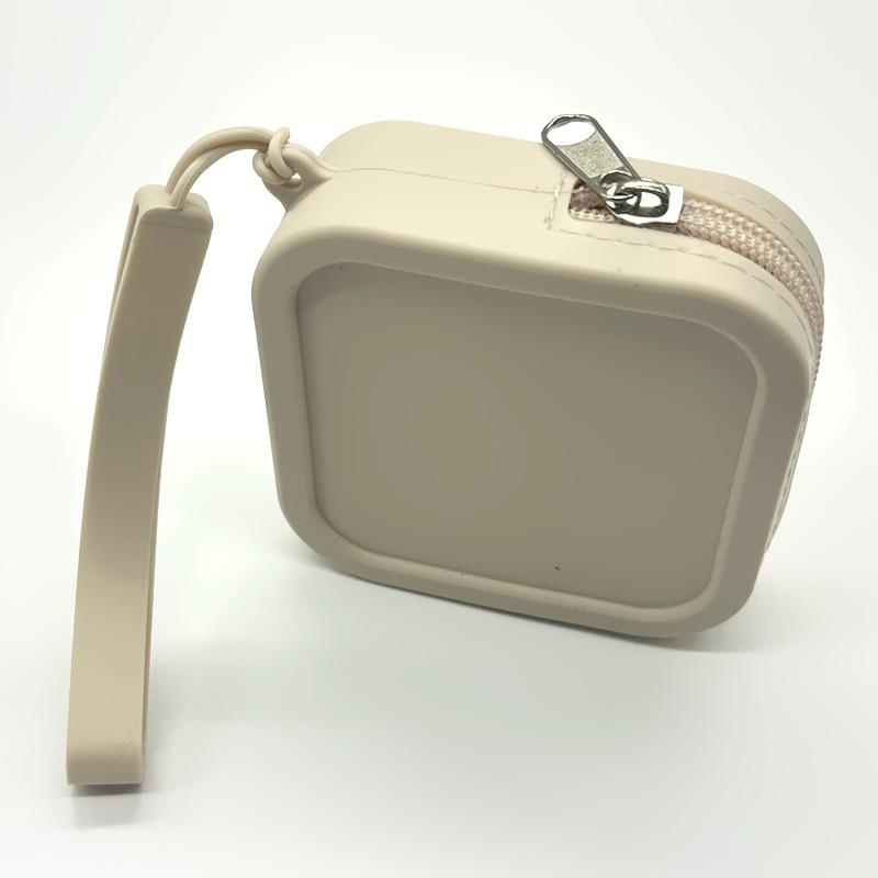 Маленькая квадратная силиконовая сумка one size бежевый