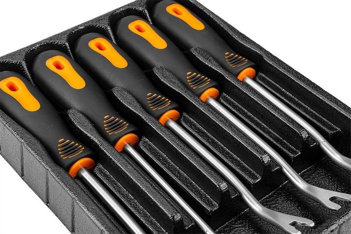 SET OF UPHOLSTERY PULLERS 5 PCS - T N11-825