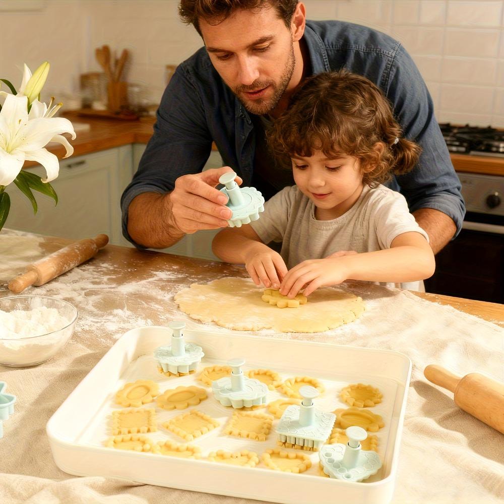 4 Piece Spring-loaded Die Design Biscuit Mold Three-dimensional Fondant Mold Fondant Stamp  Kids