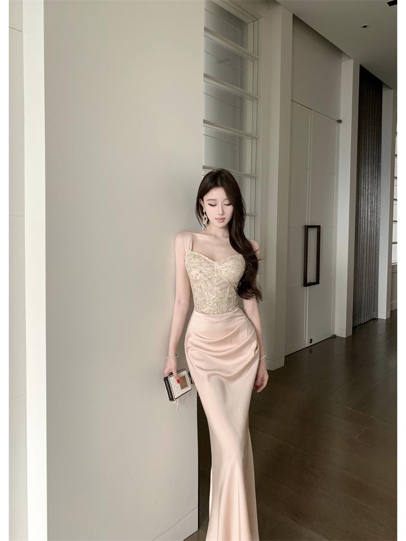 Французское Элегантное Зимнее Узкое Вечернее Платье на Бретельках с Тяжелой Вышивкой Бисером Large