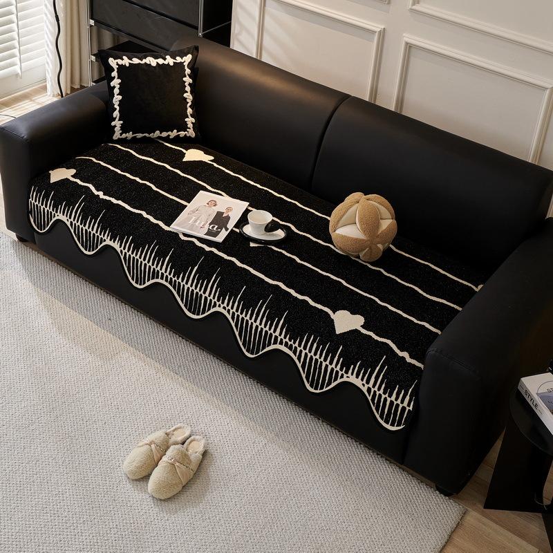

new light luxury sofa cover cloth towel universal in all seasons, anti-cat scratch, high-end non-slip sofa cushion cover 90*70cm