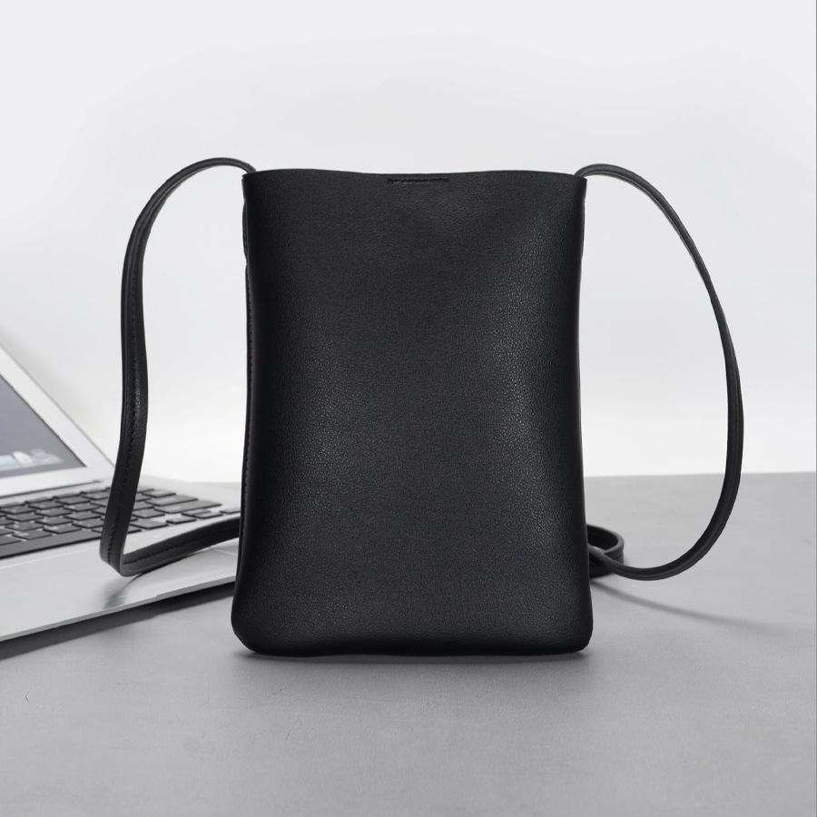Women Leather Small Crossbody Bag Black Cell Phone Bag Lightweight Fashion Shoulder Bag Ladies Travel Purse