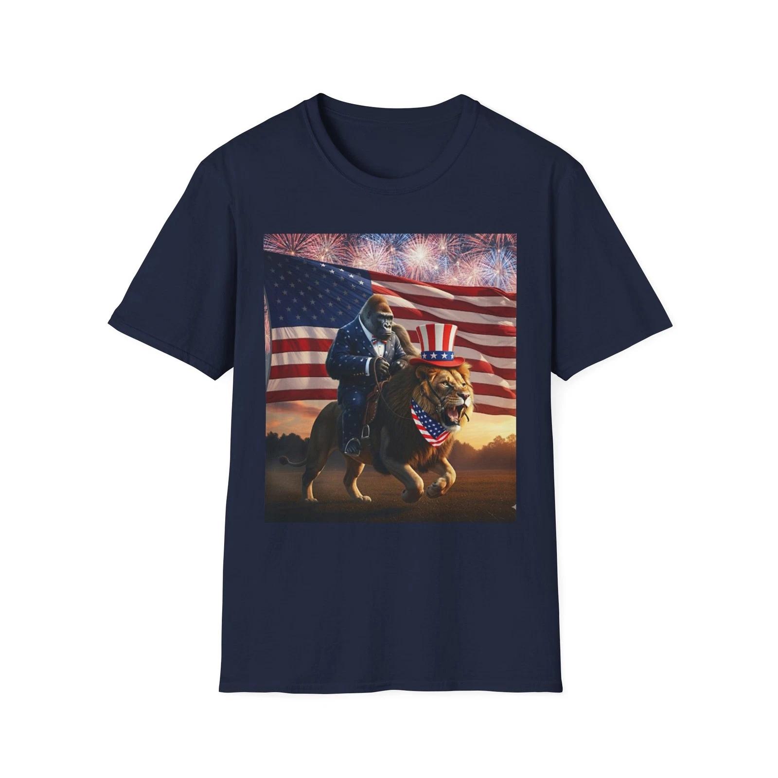 Патриотическая горилла верхом на льве - Забавная графическая футболка - Отличный подарок 2XL